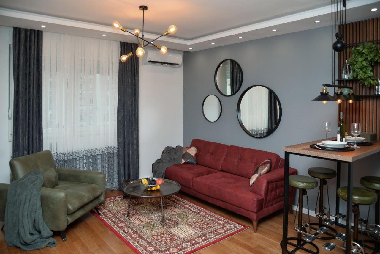 Mirror Apartment With Private Parking Novi Sad Exterior photo
